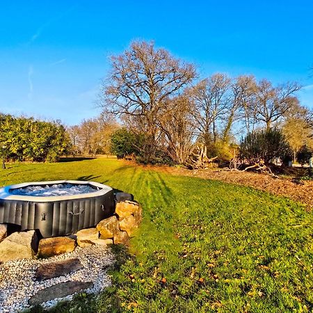 Villa Tagibao Avec Piscine Chauffee Et Spa Lesterps エクステリア 写真