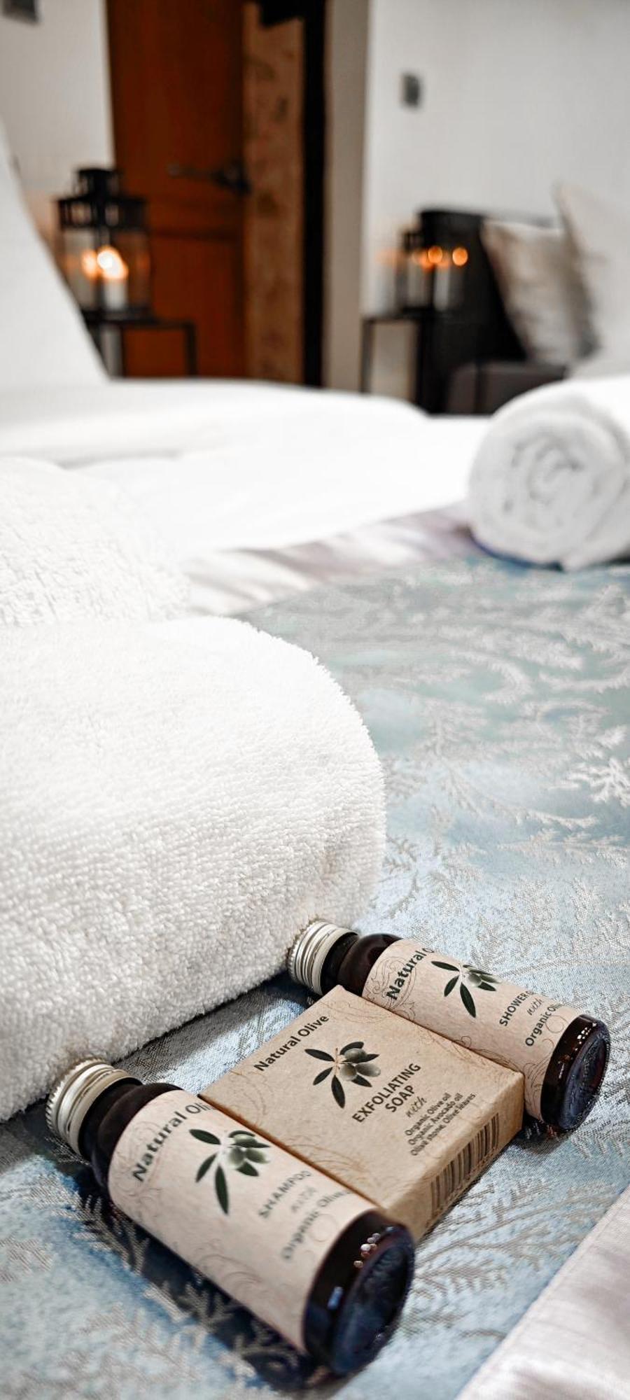 Villa Tagibao Avec Piscine Chauffee Et Spa Lesterps エクステリア 写真
