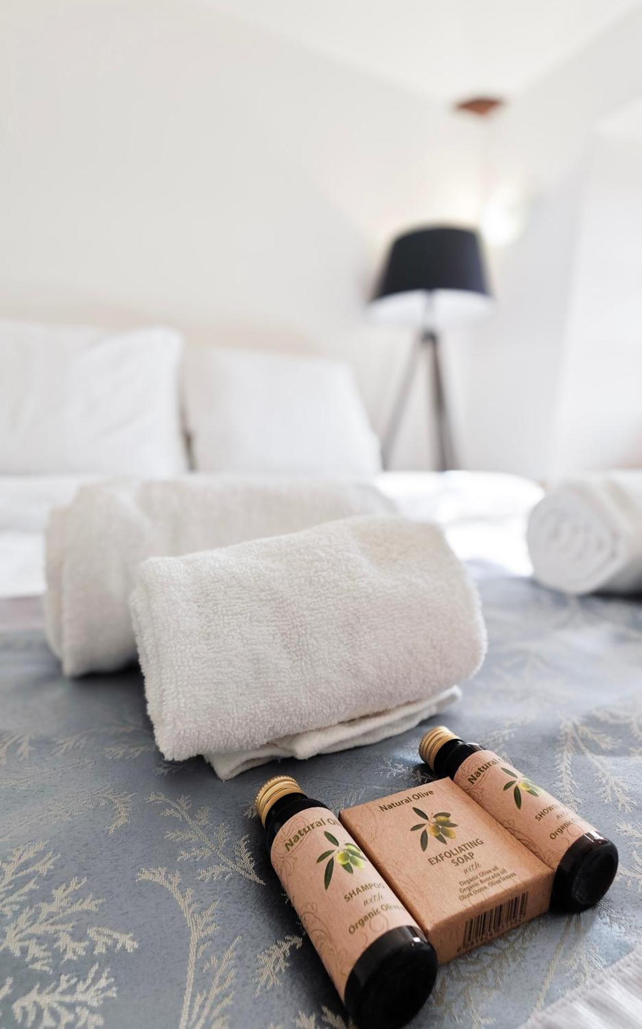 Villa Tagibao Avec Piscine Chauffee Et Spa Lesterps エクステリア 写真