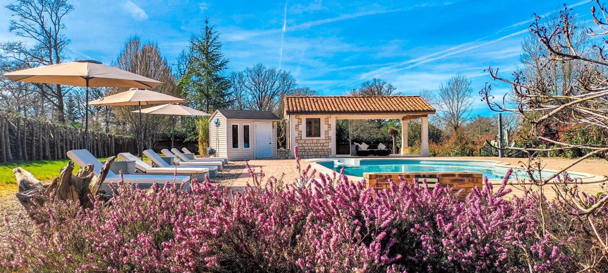Villa Tagibao Avec Piscine Chauffee Et Spa Lesterps エクステリア 写真
