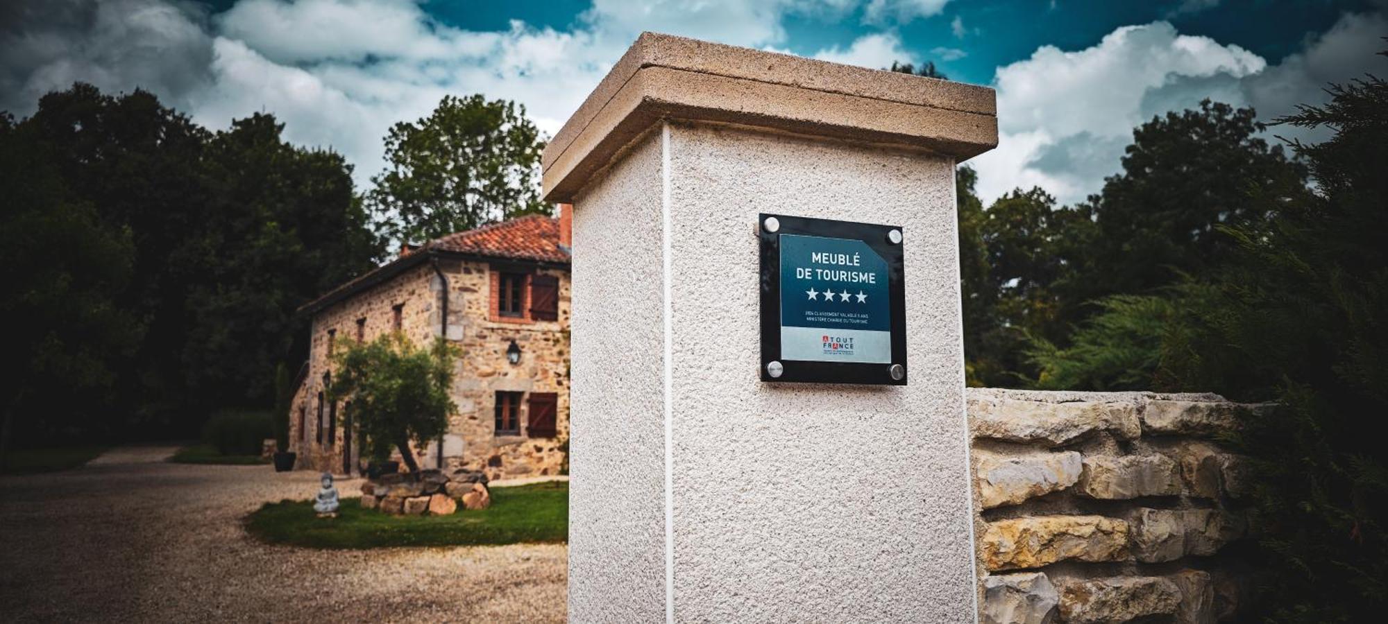 Villa Tagibao Avec Piscine Chauffee Et Spa Lesterps エクステリア 写真